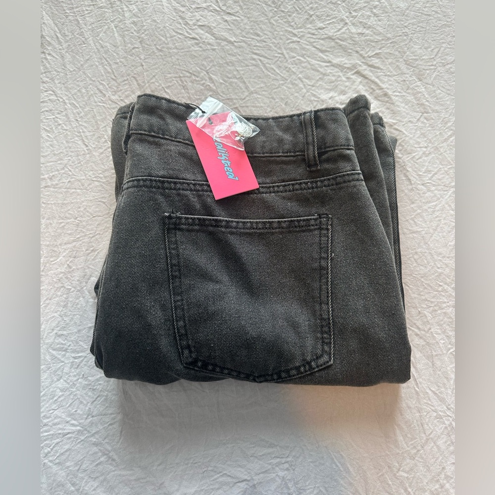 Edikted Raelynn Washed Low Rise Jeans - Picture 3 of 5